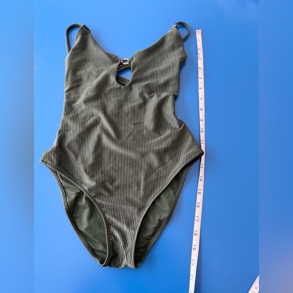 Aerie 1 piece Swimsuit. Like New Condition. Size XS - Picture 4 of 6